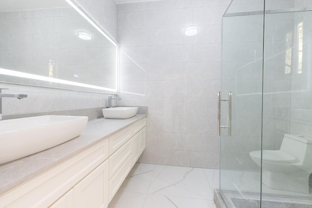 Fifteenth image of E4-3 Stillwell Road, Kingston in Kingston 8, St. Andrew, Jamaica - property is For Sale