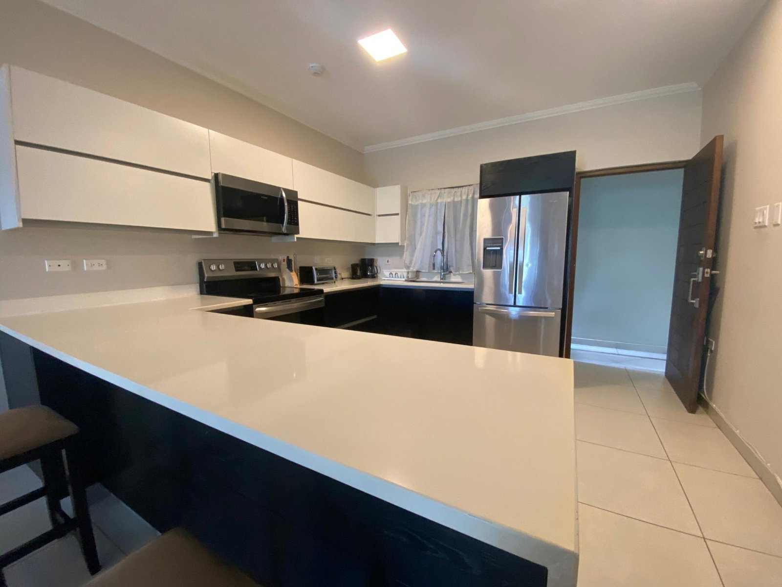 Modern-2-Bed-Apartment-for-Rent-in-St.-Andrew-Jamaica-21D-Garden-Close Twelfth image of 21d-16 Garden Close in Kingston 8, St. Andrew, Jamaica - property is For Rent