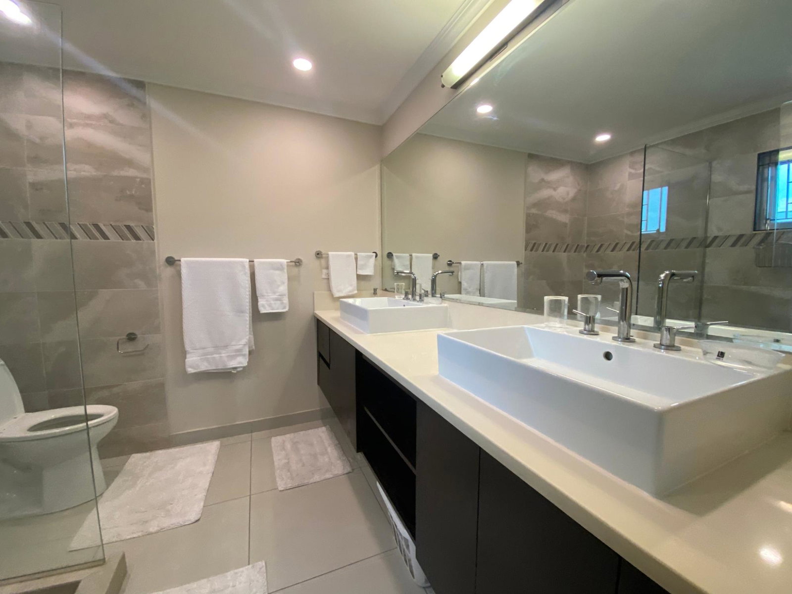 Modern-2-Bed-Apartment-for-Rent-in-St.-Andrew-Jamaica-21D-Garden-Close Twenty-Second image of 21d-16 Garden Close in Kingston 8, St. Andrew, Jamaica - property is For Rent