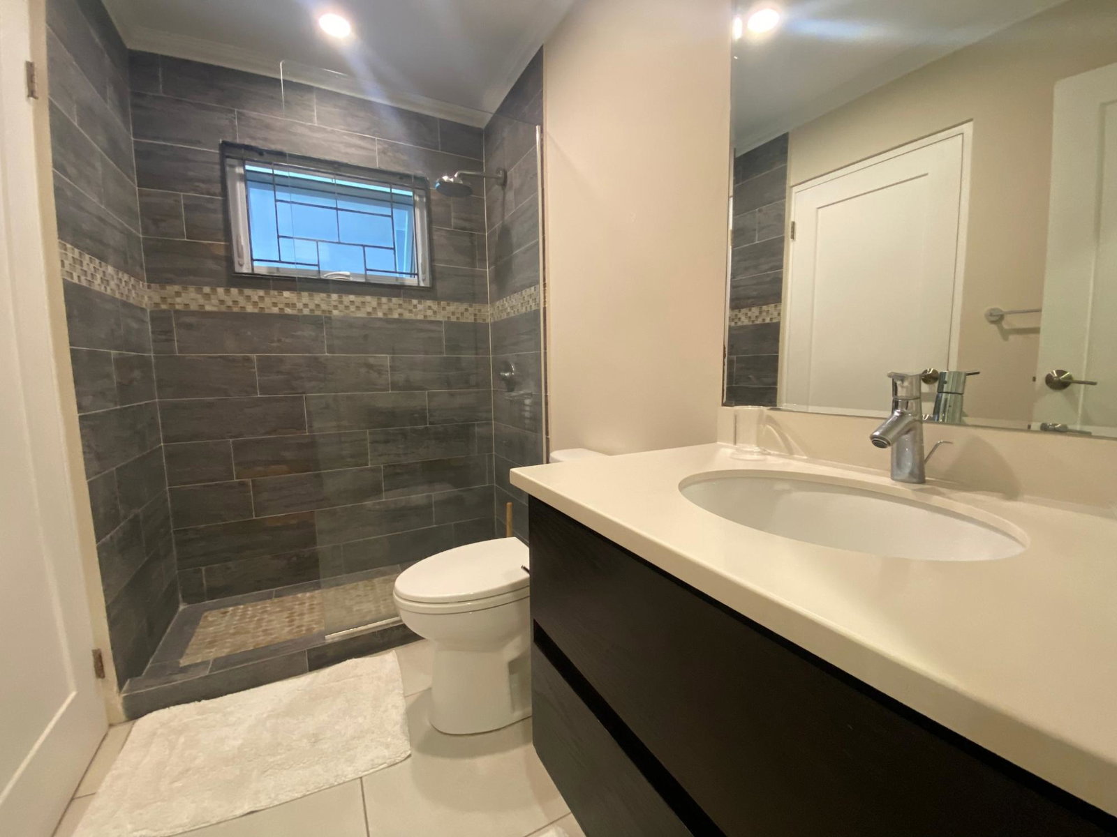 Modern-2-Bed-Apartment-for-Rent-in-St.-Andrew-Jamaica-21D-Garden-Close Twenty-Sixth image of 21d-16 Garden Close in Kingston 8, St. Andrew, Jamaica - property is For Rent