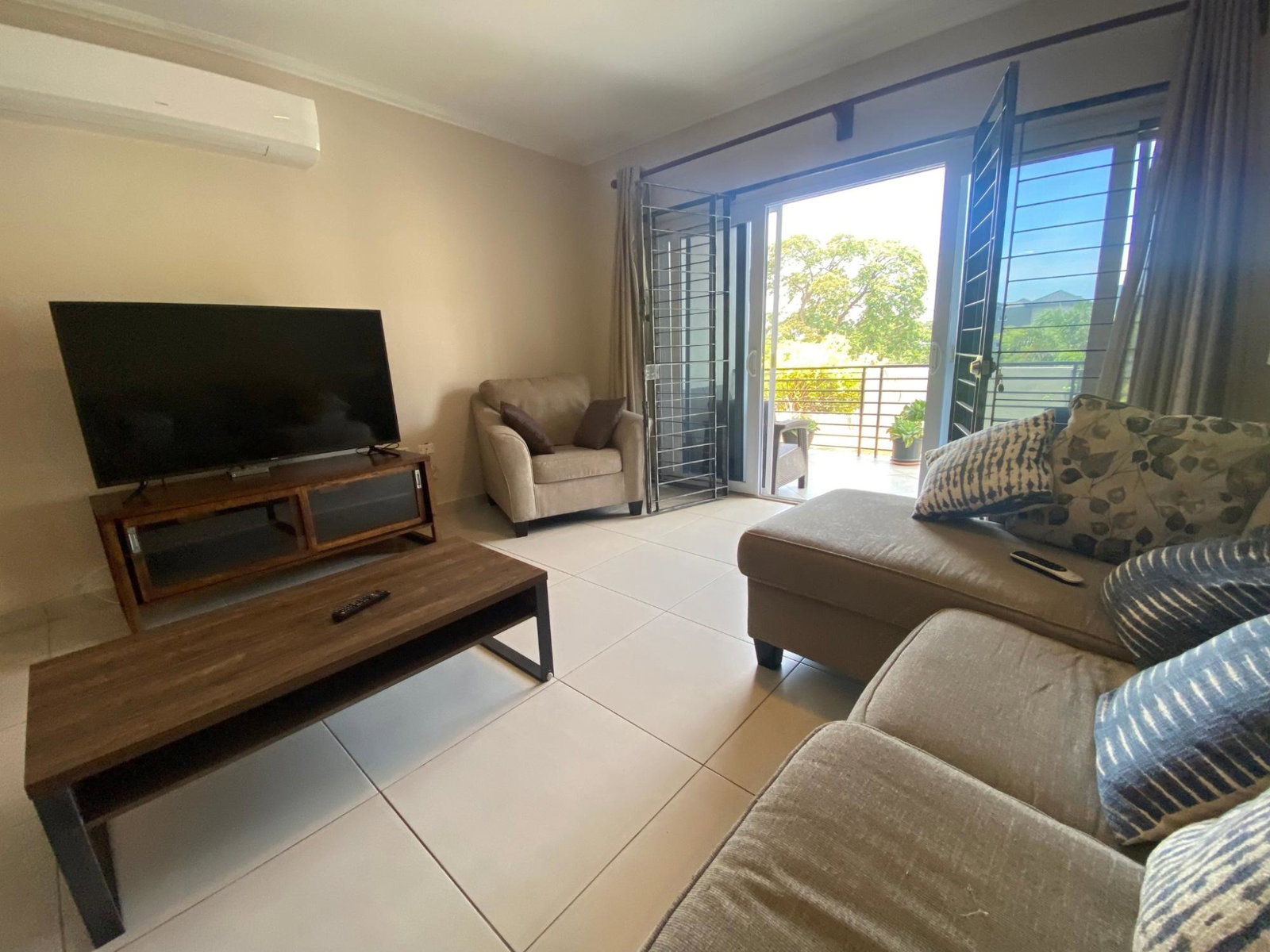 Modern-2-Bed-Apartment-for-Rent-in-St.-Andrew-Jamaica-21D-Garden-Close Fifth image of 21d-16 Garden Close in Kingston 8, St. Andrew, Jamaica - property is For Rent