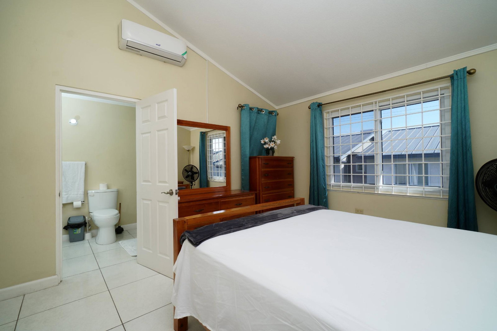 Eleventh image of 60 Seaweed Road, Seascape in Kingston 17, St. Andrew, Jamaica - property is For Rent