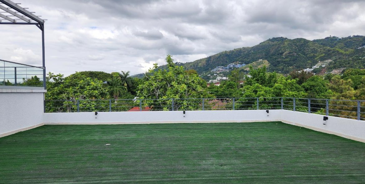 Third image of 10-11 1/2 Charlemont Avenue in Kingston 6, St. Andrew, Jamaica - property is For Rent