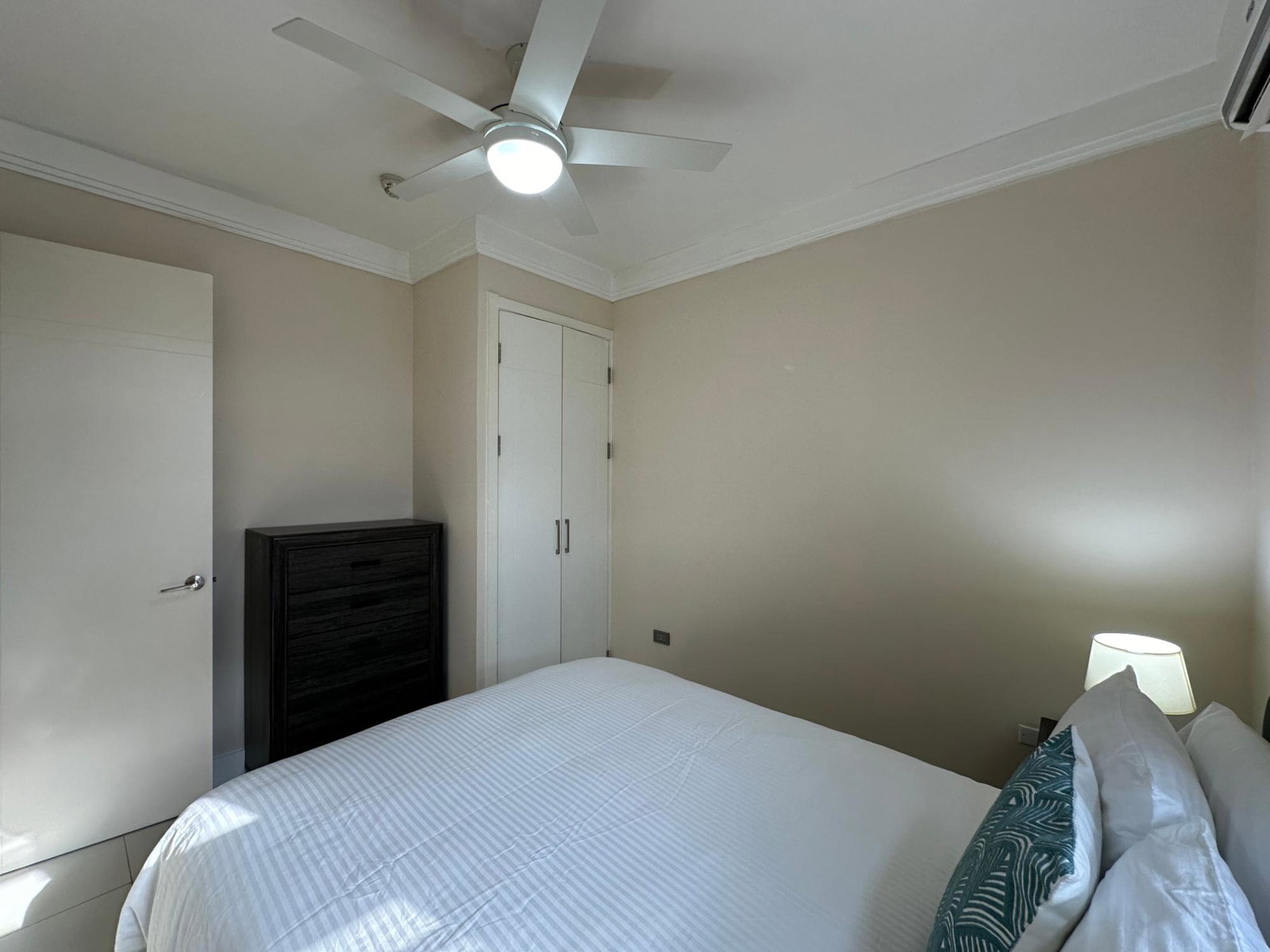 Modern-2-Bedroom-Apartment-for-Rent-in-Kingston-20-South-Avenue Seventeenth image of 406-20 South Avenue in Kingston 10, St. Andrew, Jamaica - property is For Rent