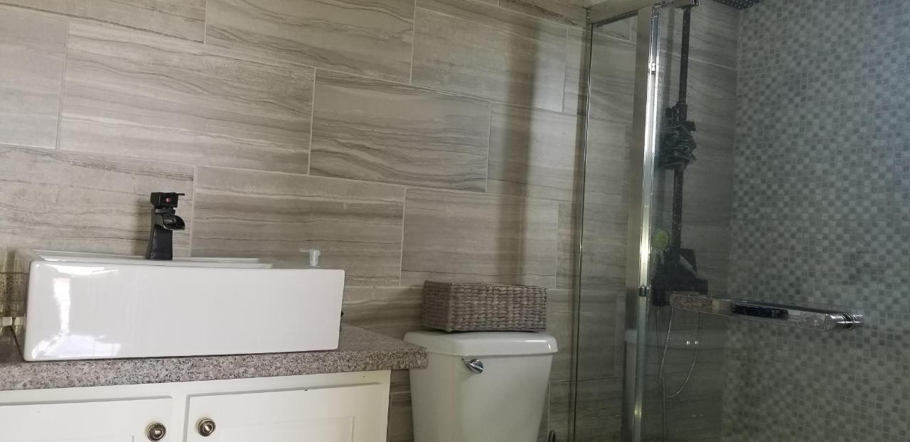 Thirteenth image of 6-77 Sunrise Crescent, Kingsto in Kingston 19, St. Andrew, Jamaica - property is For Rent