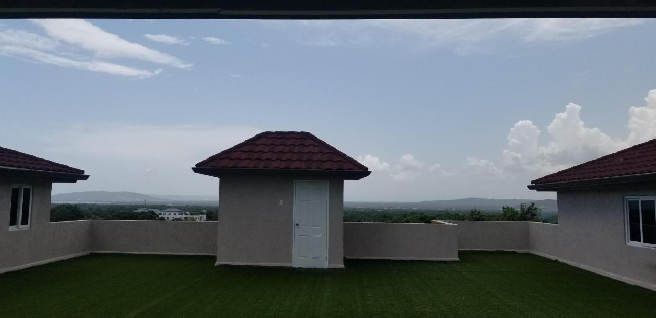 Nineteenth image of 6-77 Sunrise Crescent, Kingsto in Kingston 19, St. Andrew, Jamaica - property is For Rent