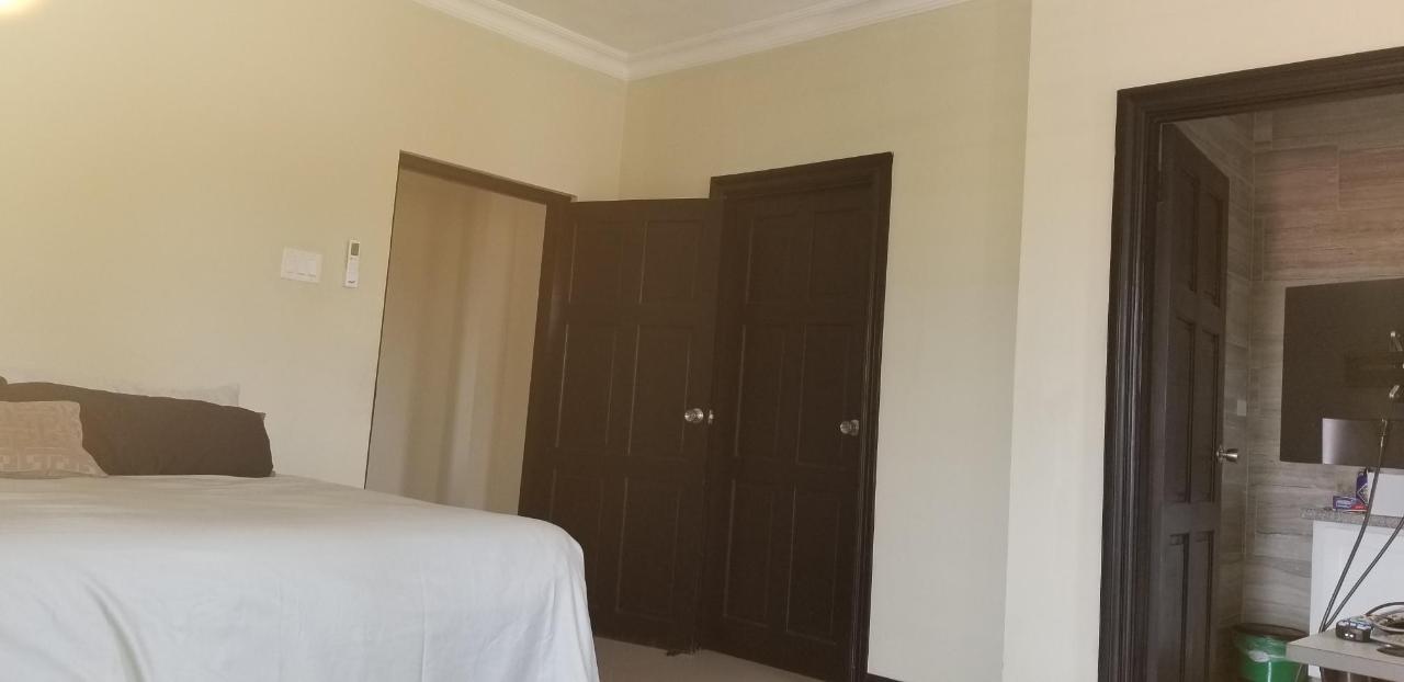Tenth image of 6-77 Sunrise Crescent, Kingsto in Kingston 19, St. Andrew, Jamaica - property is For Rent