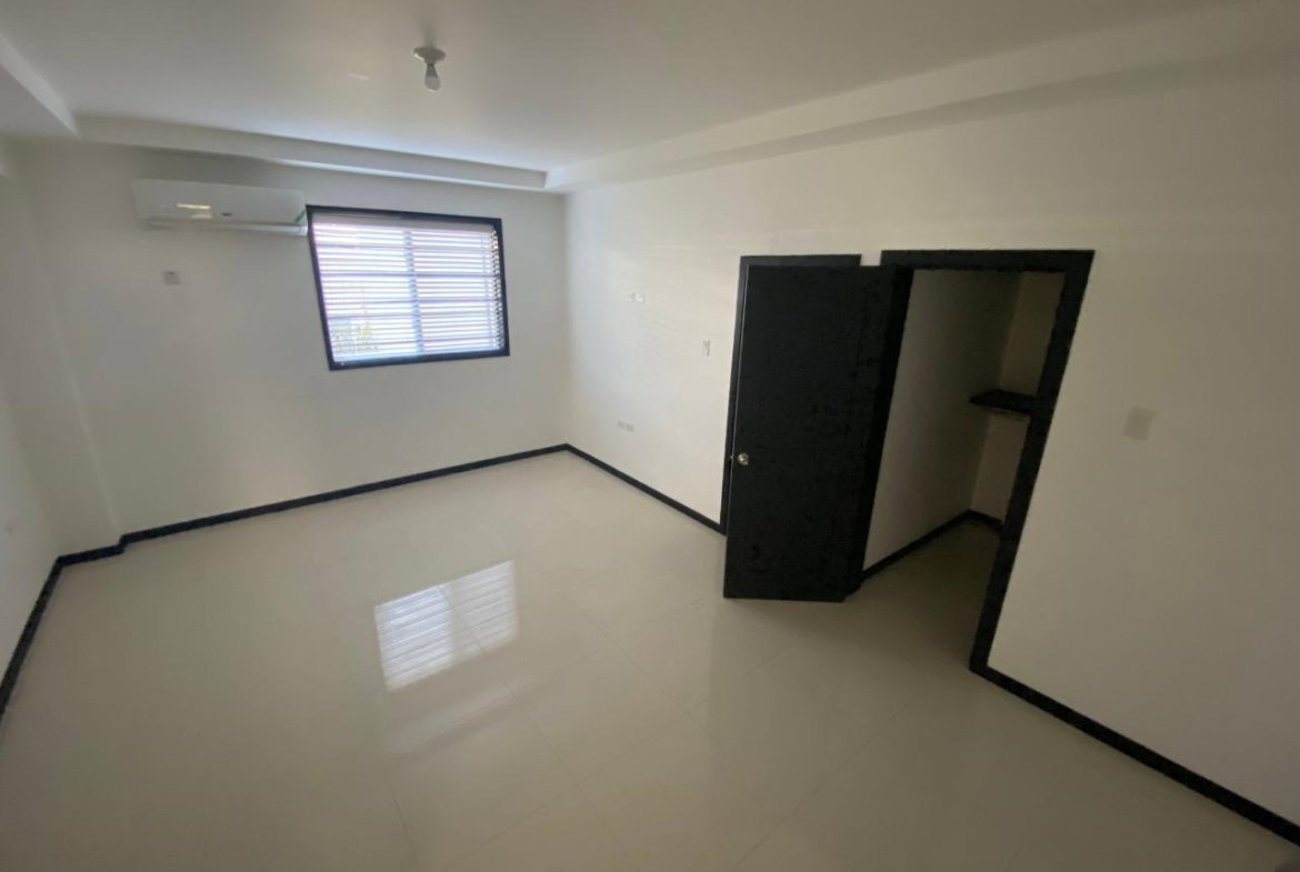 Thirteenth image of 1-5-7 Degenhardt Close in Kingston 6, St. Andrew, Jamaica - property is For Rent