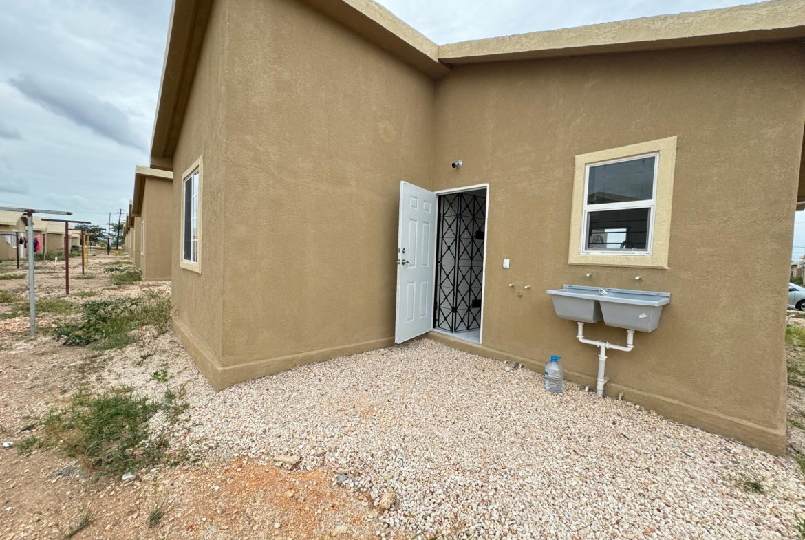 Tenth image of 64- Phoenix Park Village 2 in Greater Portmore, St. Catherine, Jamaica - property is For Rent