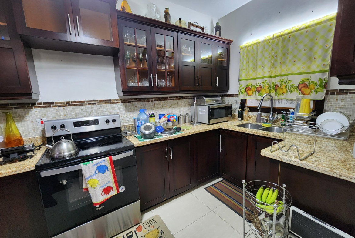 Tenth image of 9-2 Fairdene Avenue in Kingston 19, St. Andrew, Jamaica - property is For Sale