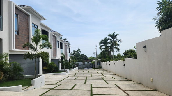 Twenty-Fourth image of 4-75 Norbrook Drive, Kingston in Kingston 6, St. Andrew, Jamaica - property is For Rent