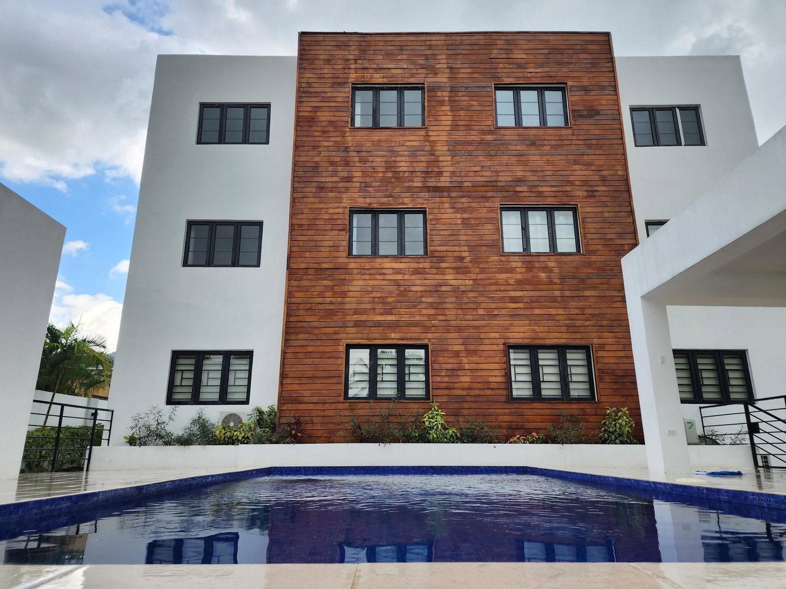 Modern-6-Unit-Gated-Apartment-for-Rent-in-St.-Andrew-Jamaica Sixteenth image of 5-83 Shortwood Road in Kingston 8, St. Andrew, Jamaica - property is For Rent