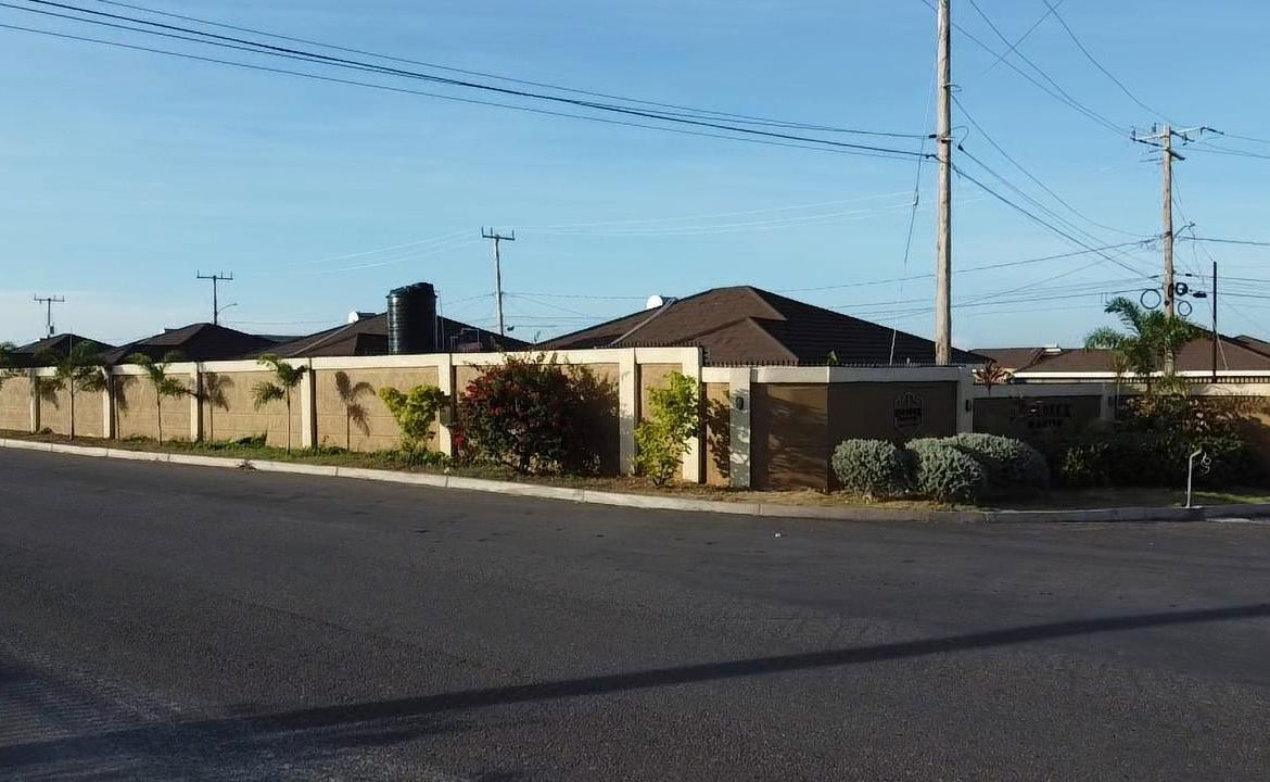 Fourth image of 326 Colbeck Manor in Old Harbour, St. Catherine, Jamaica - property is For Rent