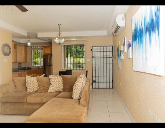 Fifth image of 16-10 Grosvenor in Kingston 1, Kingston, Jamaica - property is For Rent