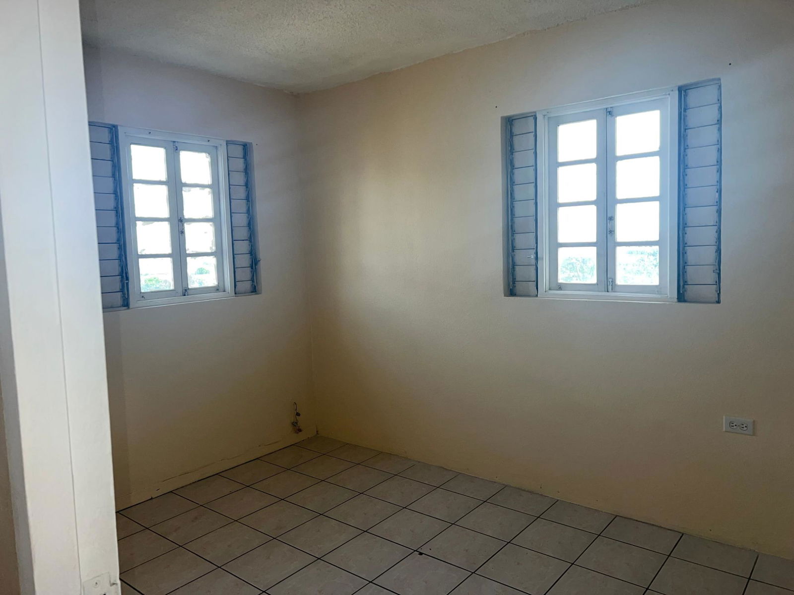 Oaklands-Apartments-for-Sale-in-Kingston-8-Newly-Renovated-Unit Seventh image of 604-112 Constant Spring Road in CONSTANT SPRING, St. Andrew, Jamaica - property is For Sale