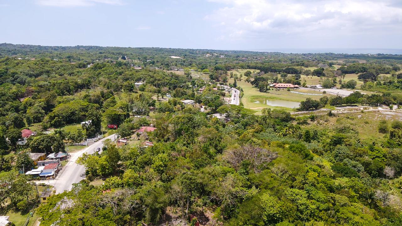 Seventeenth image of Sheffield, Westmoreland in Negril, Westmoreland, Jamaica - property is For Sale