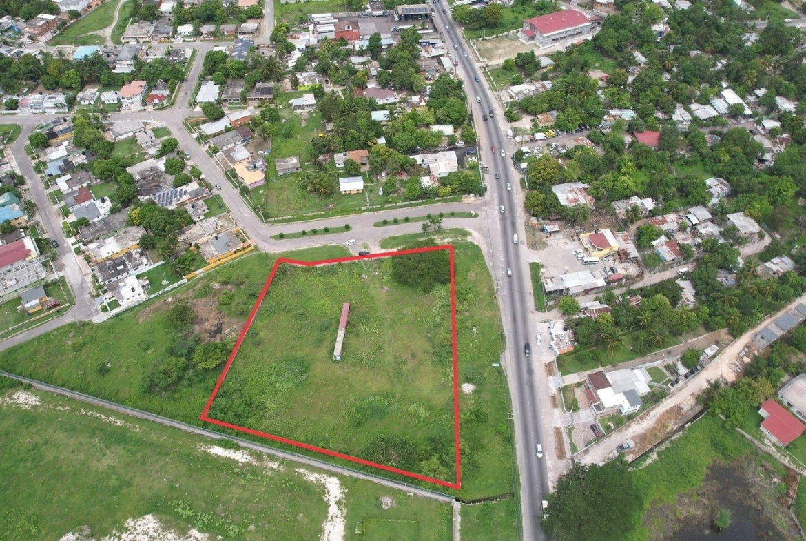 Second image of 1 Sydenham Villas in Sydenham, St. Catherine, Jamaica - property is For Sale