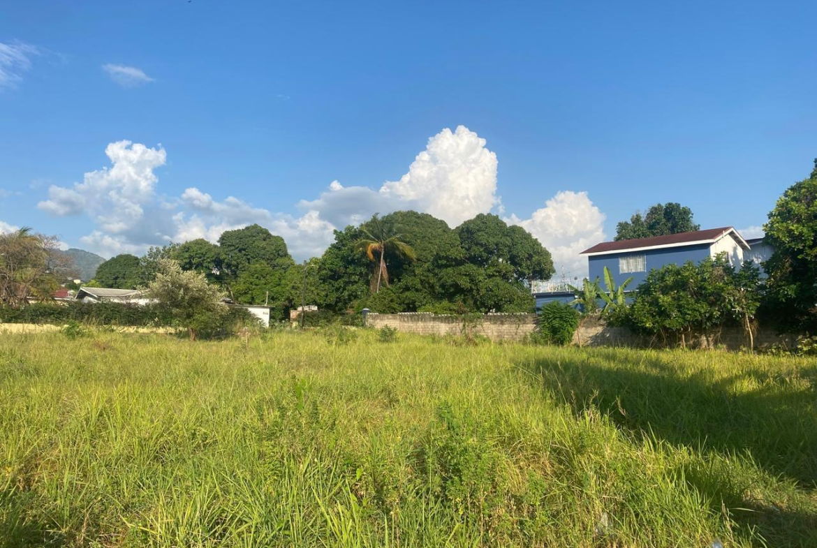 First image of 15 Swallowfield Drive in Havendale, St. Andrew, Jamaica - property is For Sale