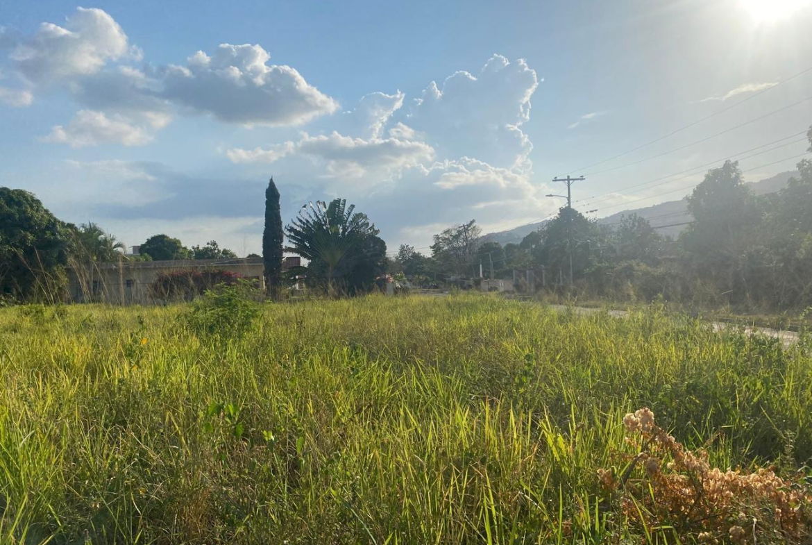 Third image of 15 Swallowfield Drive in Havendale, St. Andrew, Jamaica - property is For Sale