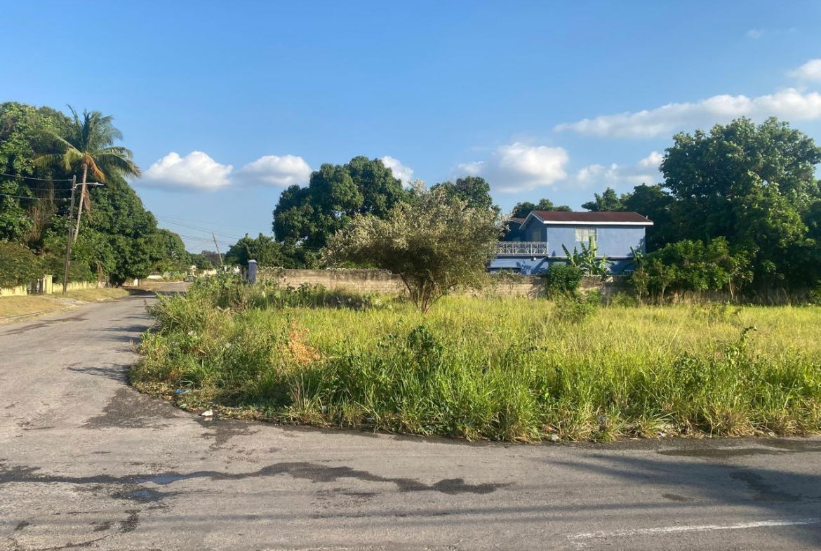 Fourth image of 15 Swallowfield Drive in Havendale, St. Andrew, Jamaica - property is For Sale