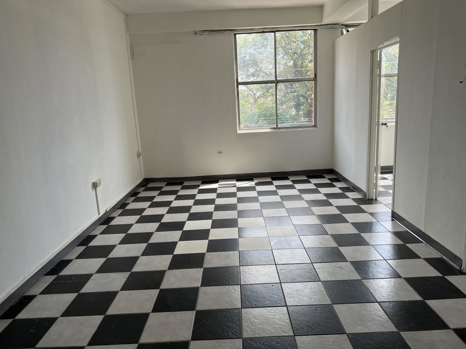 Ninth image of 2 Old Hope rd & Lismore Ave (cross Roads) in CROSS ROADS, St. Andrew, Jamaica - property is For Rent