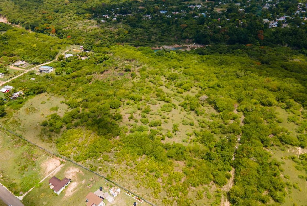 Eighth image of 6a Chateau in May Pen, Clarendon, Jamaica - property is For Sale