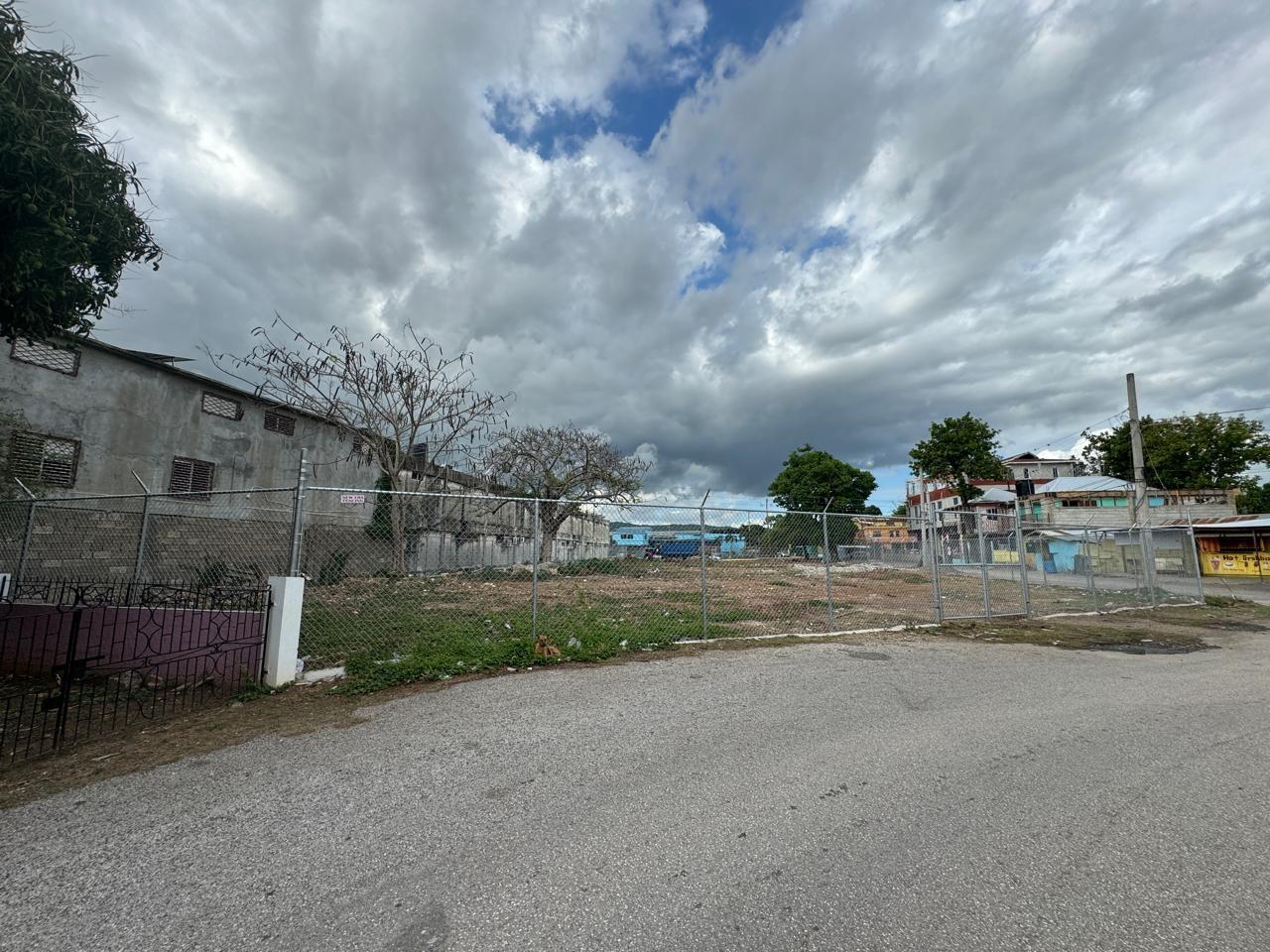 Fourth image of 39 1/2 Manchester Avenue in May Pen, Clarendon, Jamaica - property is For Rent
