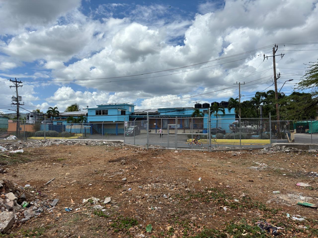 Fifth image of 39 1/2 Manchester Avenue in May Pen, Clarendon, Jamaica - property is For Rent