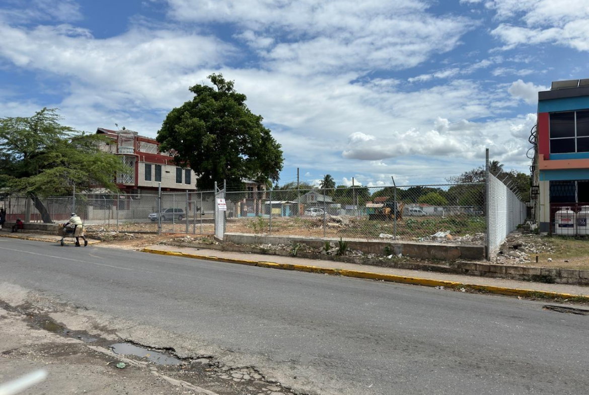 Sixth image of 39 1/2 Manchester Avenue in May Pen, Clarendon, Jamaica - property is For Rent