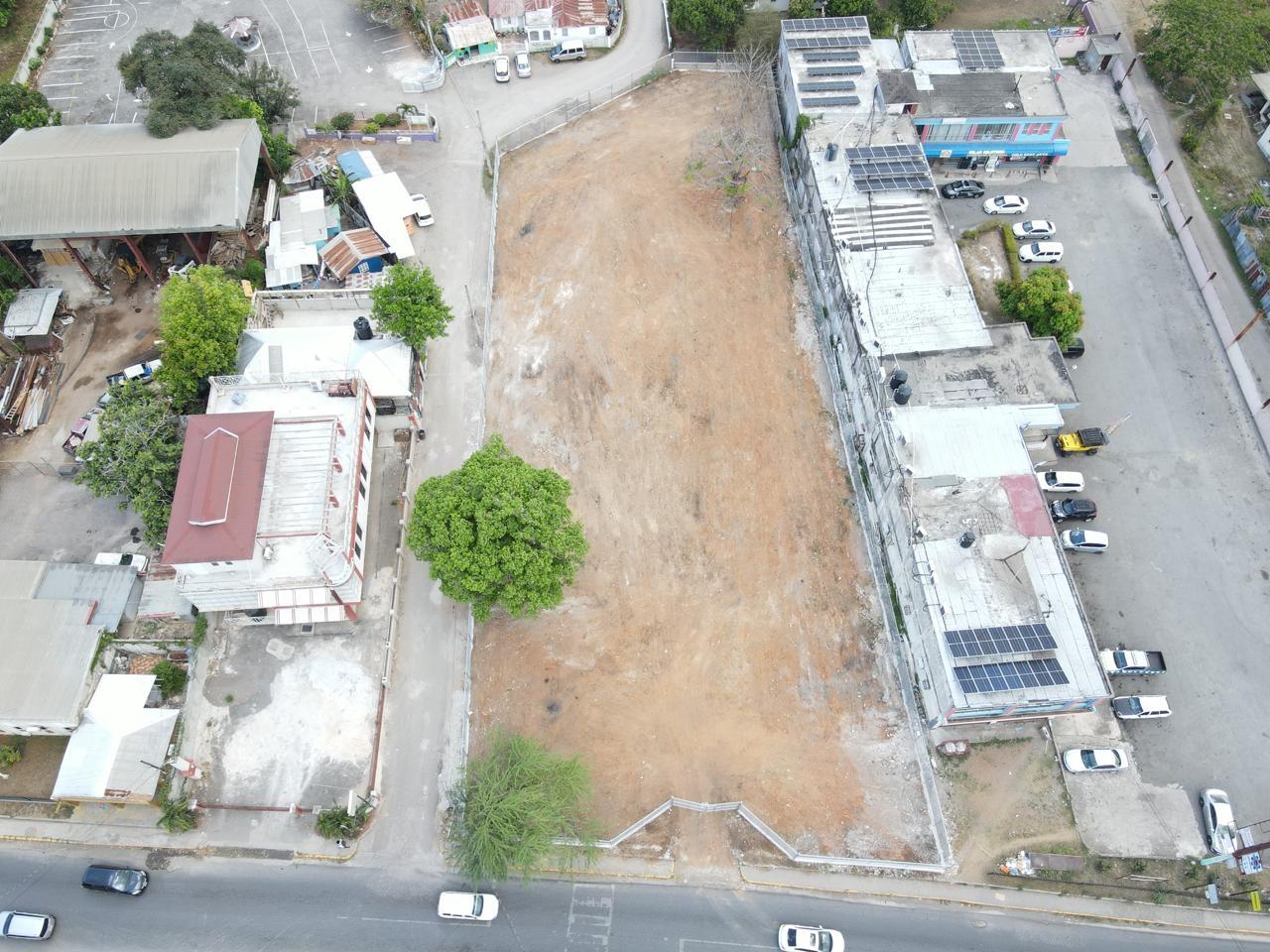 Seventh image of 39 1/2 Manchester Avenue in May Pen, Clarendon, Jamaica - property is For Rent