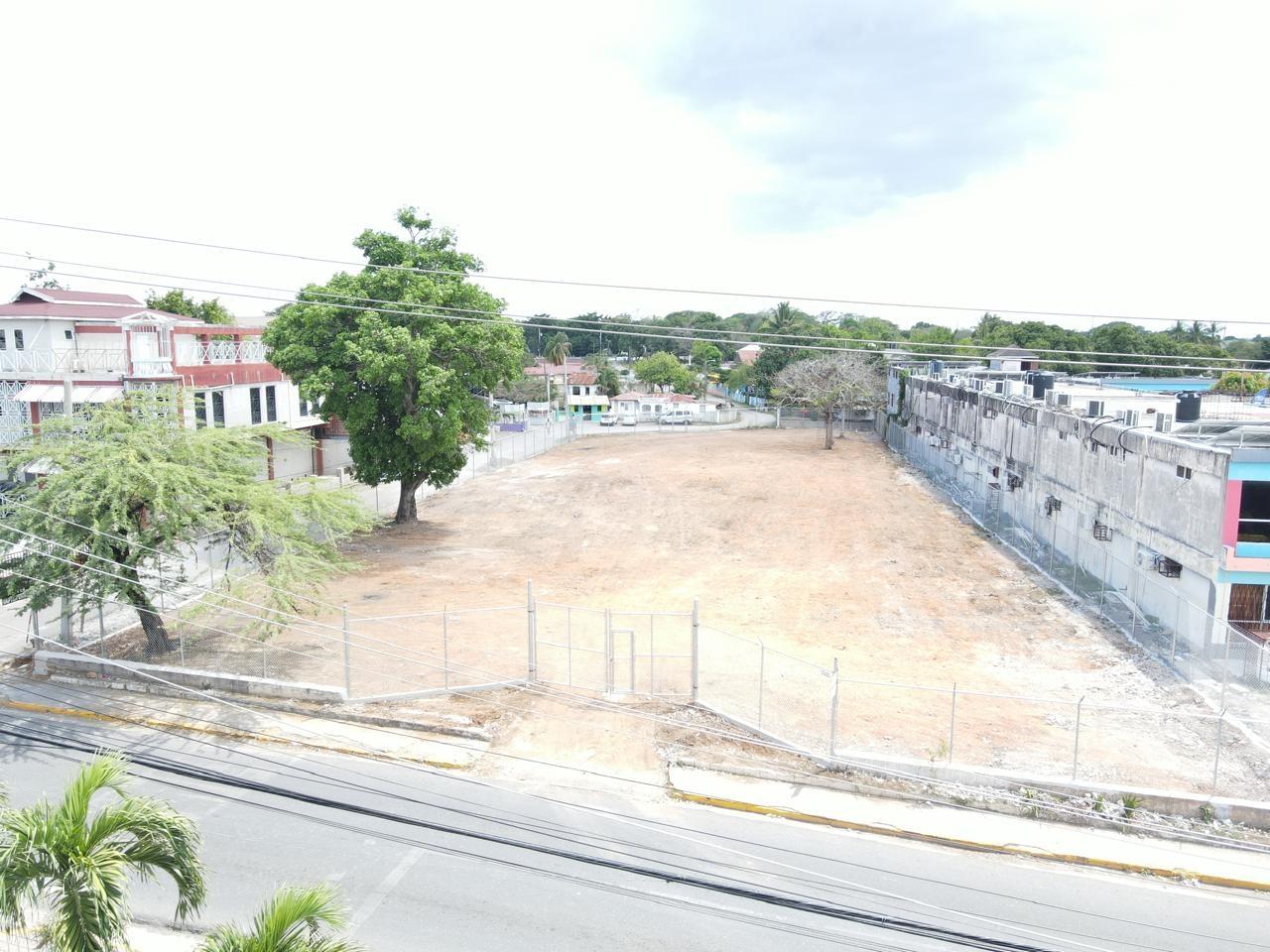 Ninth image of 39 1/2 Manchester Avenue in May Pen, Clarendon, Jamaica - property is For Rent