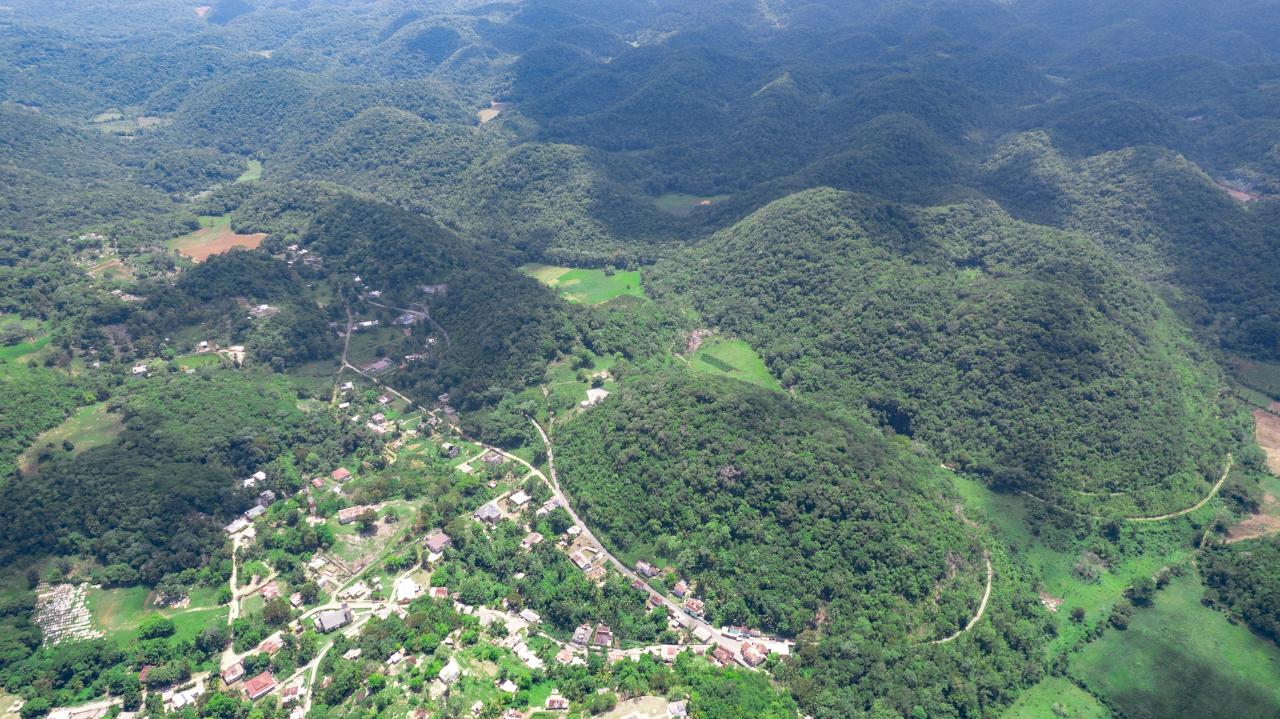 Prime-45.232-Acres-for-Sale-in-Stewart-Town-Trelawny-Endless-Possibilities Second image of Tavern Hill, Stewart Town in Stewart Town, Trelawny, Jamaica - property is For Sale