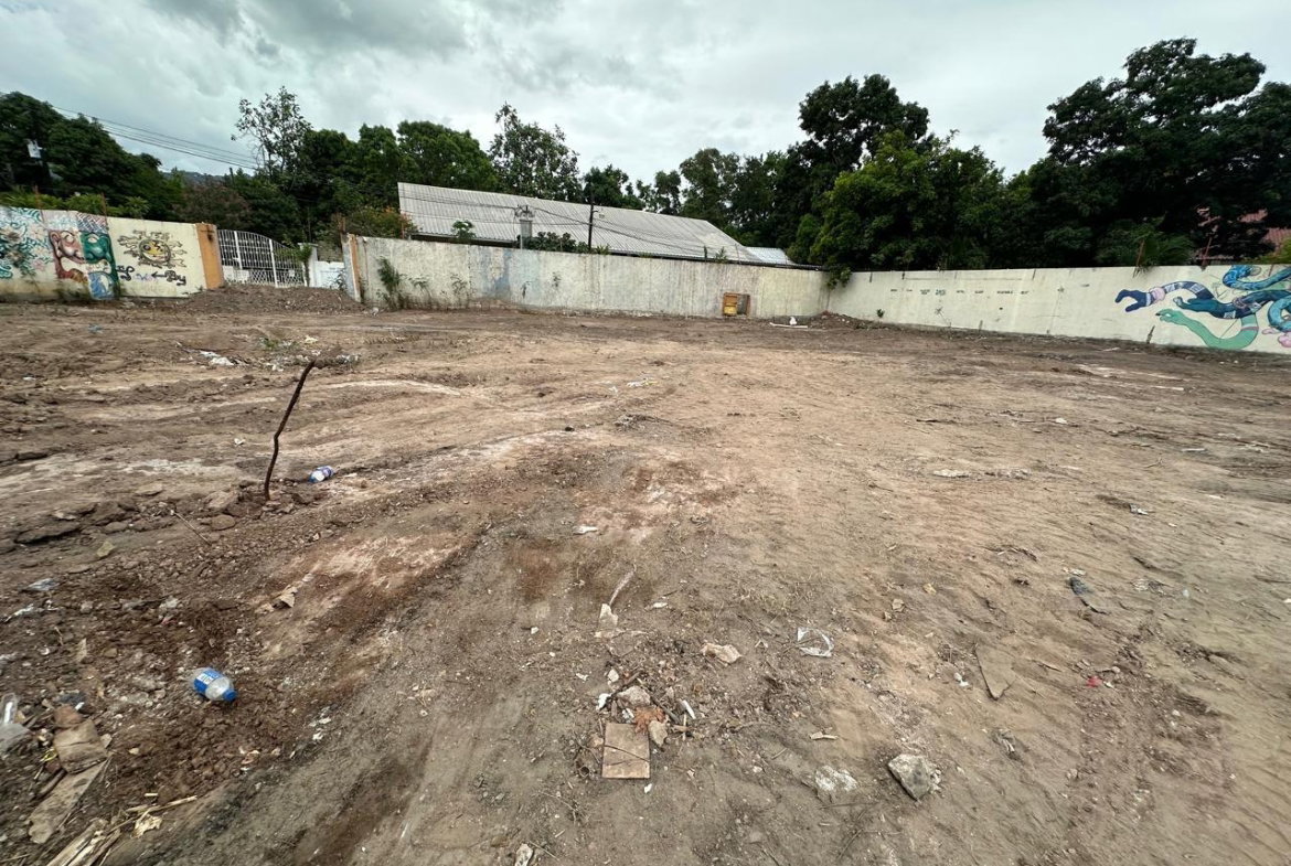 Fifth image of 133 Barbican Road in Kingston 8, St. Andrew, Jamaica - property is For Sale