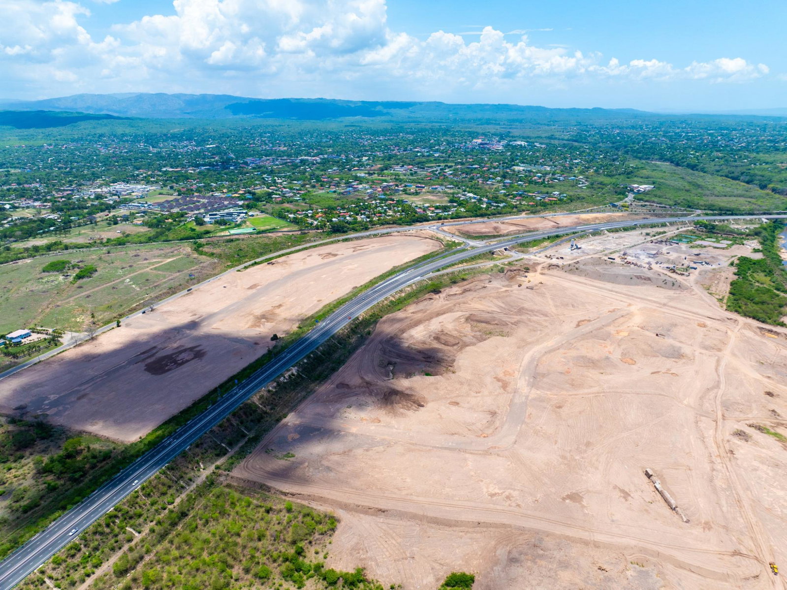 Prime-Commercial-Land-for-Sale-on-Bustamante-Highway-Clarendon Second image of Bustamante Highway in Denbigh, Clarendon, Jamaica - property is For Sale