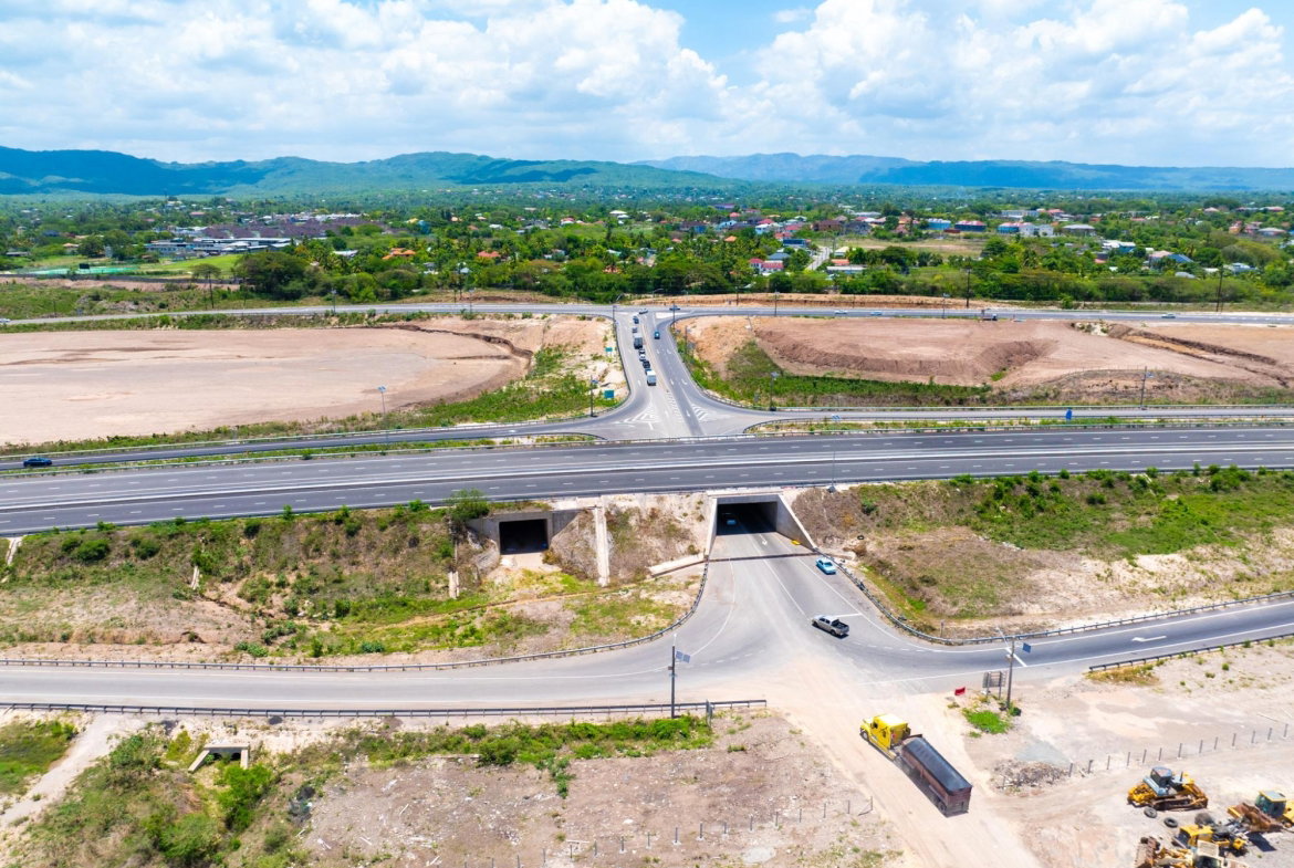 Third image of Bustamante Highway in Denbigh, Clarendon, Jamaica - property is For Sale