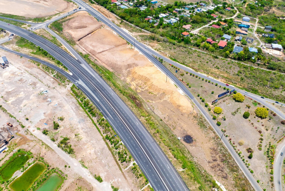 Sixth image of Bustamante Highway in Denbigh, Clarendon, Jamaica - property is For Sale