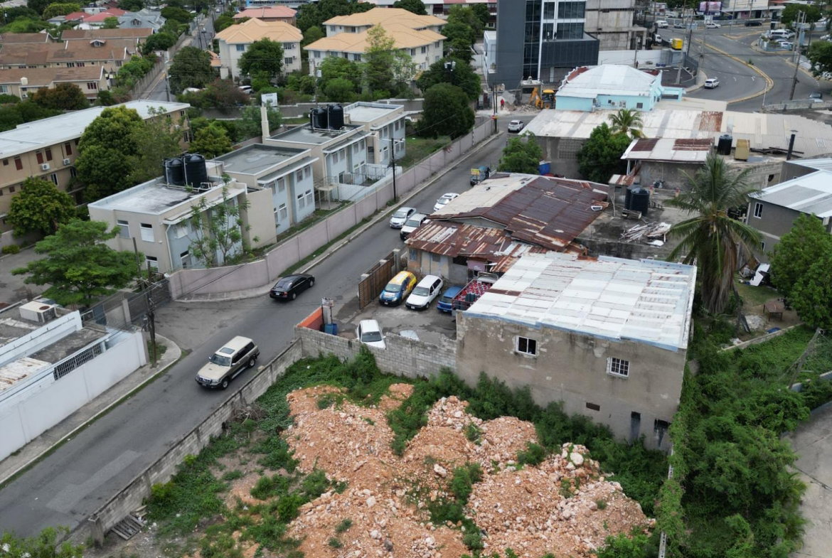 Third image of 6 Downer Avenue in Kingston 5, St. Andrew, Jamaica - property is For Sale