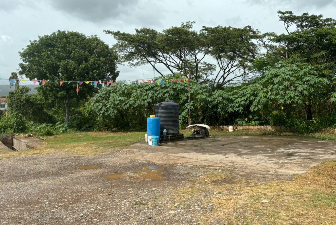 Fifth image of Four Paths/denbigh in Four Paths, Clarendon, Jamaica - property is For Sale