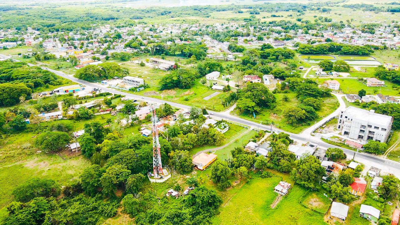 Seventh image of Sav-la-mar Main rd Landilo in Savanna-La-Mar, Westmoreland, Jamaica - property is For Sale