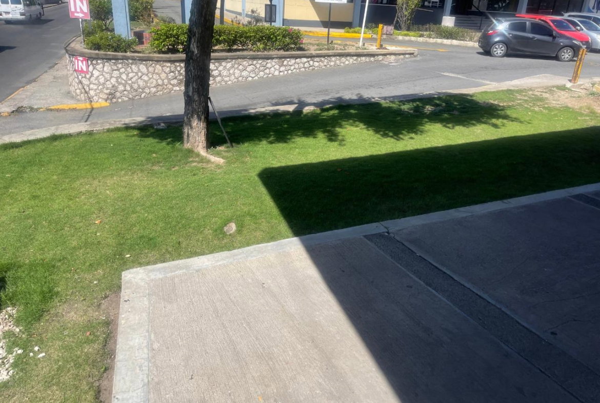 Second image of 18-17 Constant Spring rd in HALF WAY TREE, St. Andrew, Jamaica - property is For Rent