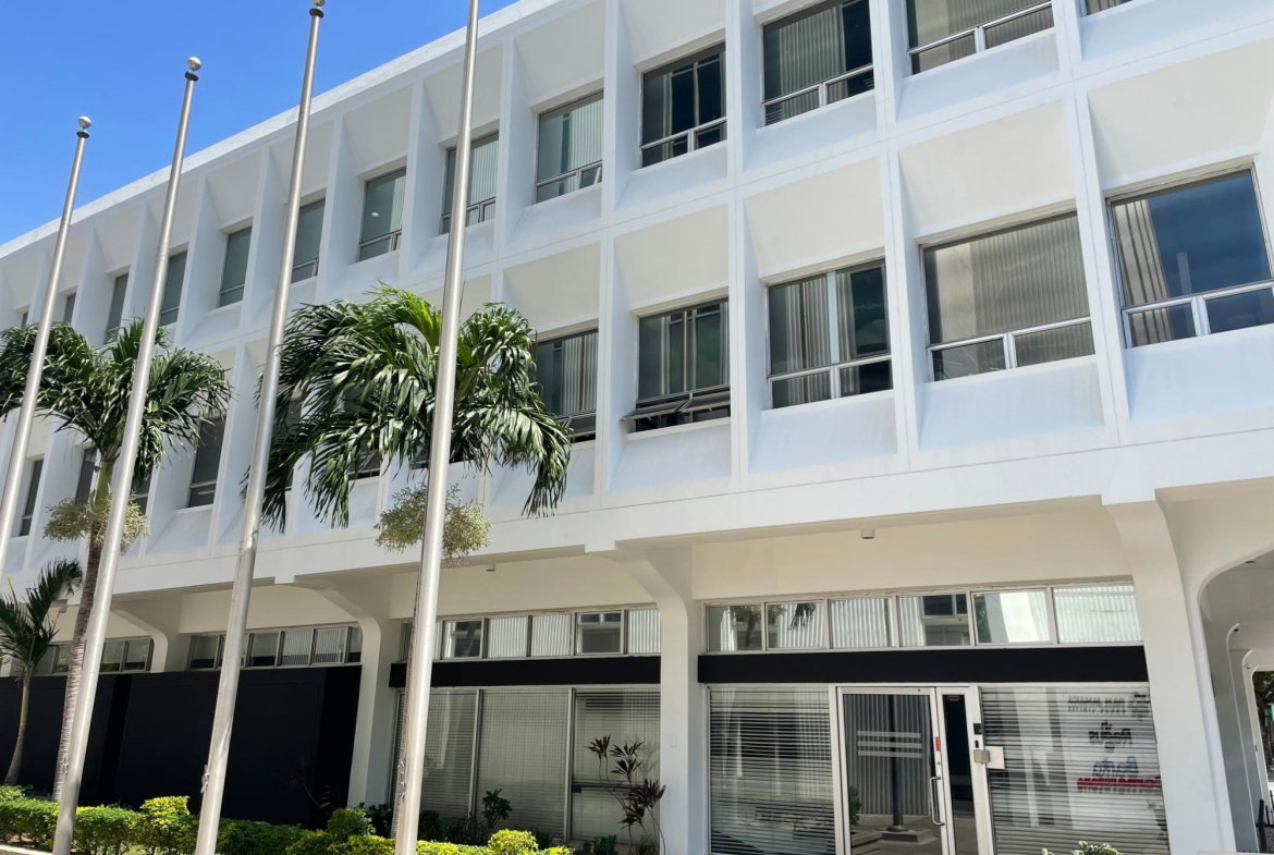 Fourth image of 52 Knutsford Boulevard in KINGSTON, Kingston, Jamaica - property is For Rent