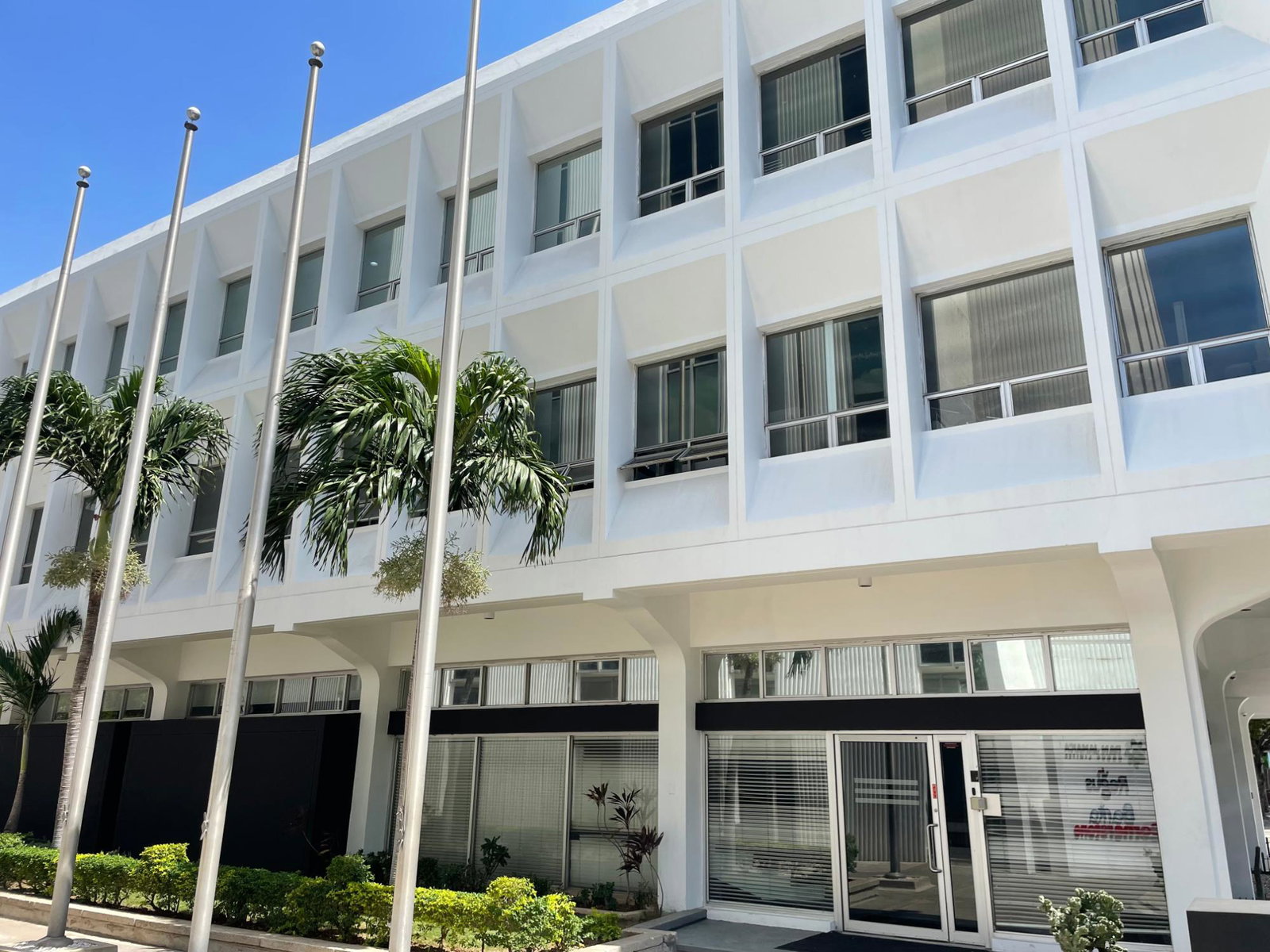 Fourth image of 52 Knutsford Boulevard in KINGSTON, Kingston, Jamaica - property is For Rent