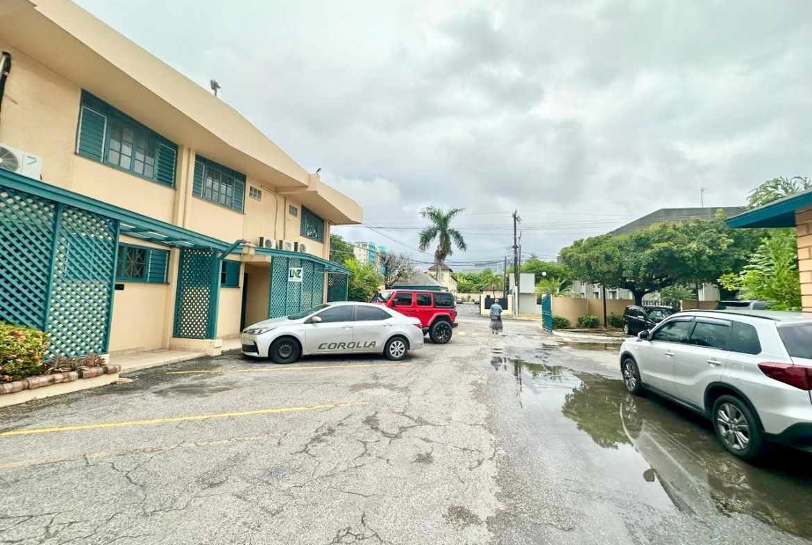 Fourth image of 6-1d-1e Braemar Avenue in Kingston 5, St. Andrew, Jamaica - property is For Rent