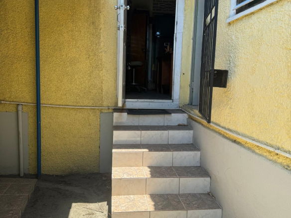 First image of 4-1a Richmond Park Avenue in Kingston 10, St. Andrew, Jamaica - property is For Rent