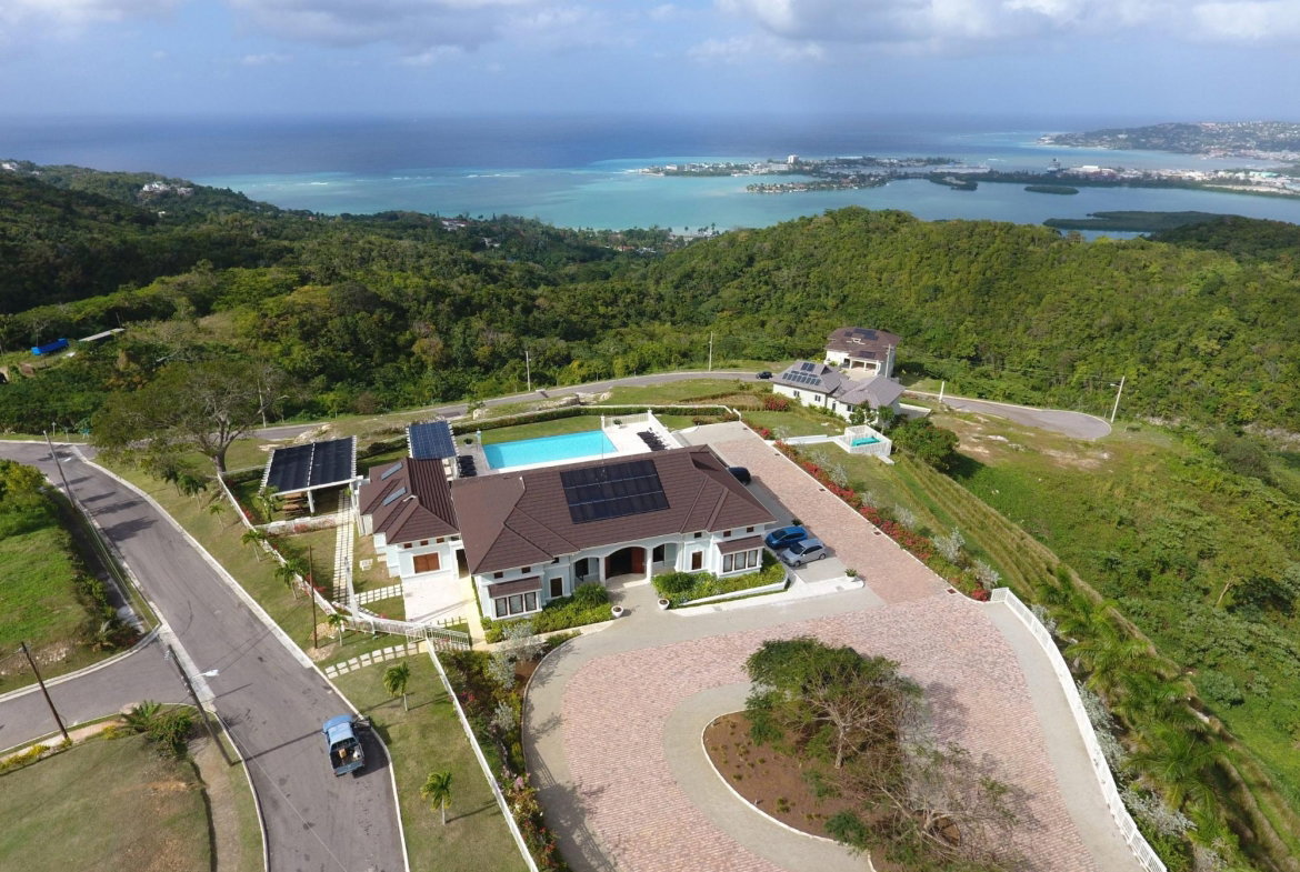 Third image of Reading Boulevard in Reading, St. James, Jamaica - property is For Sale