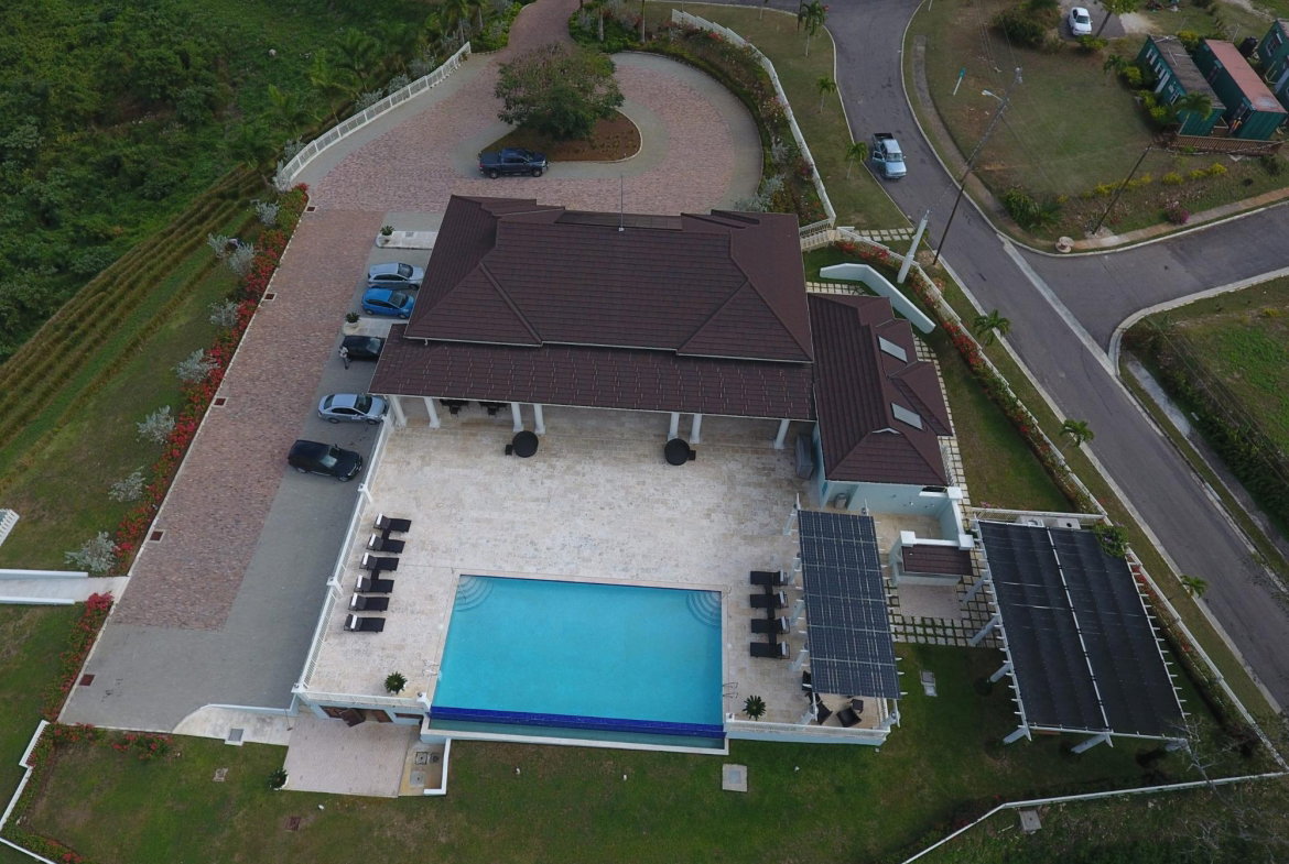 Fourth image of Reading Boulevard in Reading, St. James, Jamaica - property is For Sale