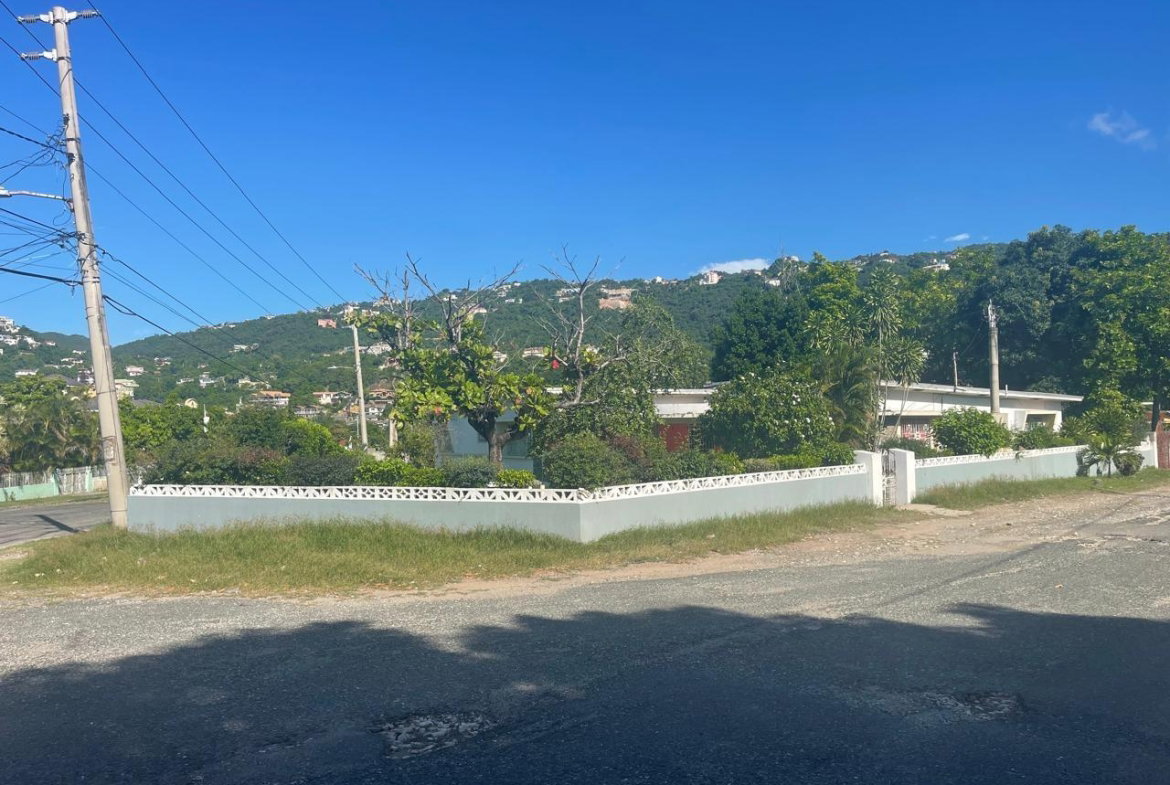 Thirteenth image of 162 Red Hills Road in Kingston 19, St. Andrew, Jamaica - property is For Sale