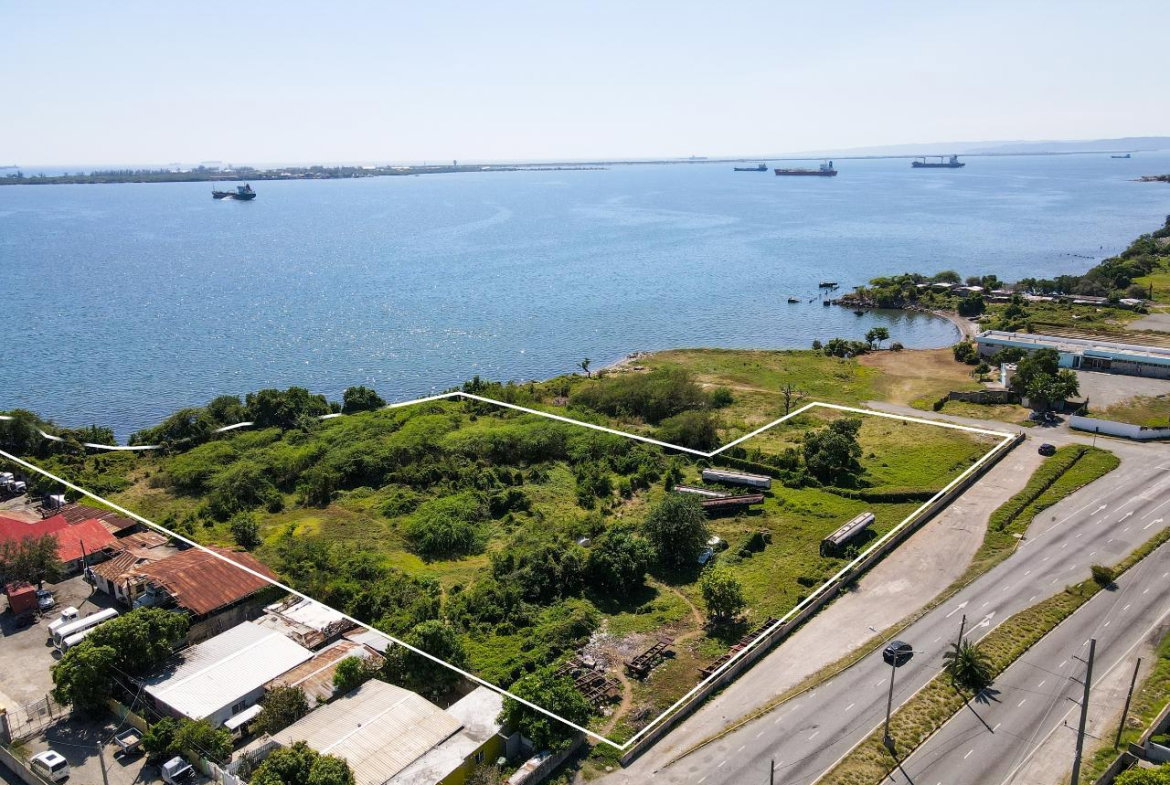 Eleventh image of Bournemouth Gardens in Kingston 2, Kingston, Jamaica - property is For Sale