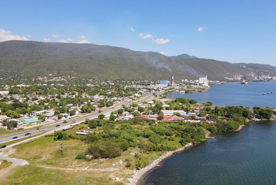 Twenty-First image of Bournemouth Gardens in Kingston 2, Kingston, Jamaica - property is For Sale