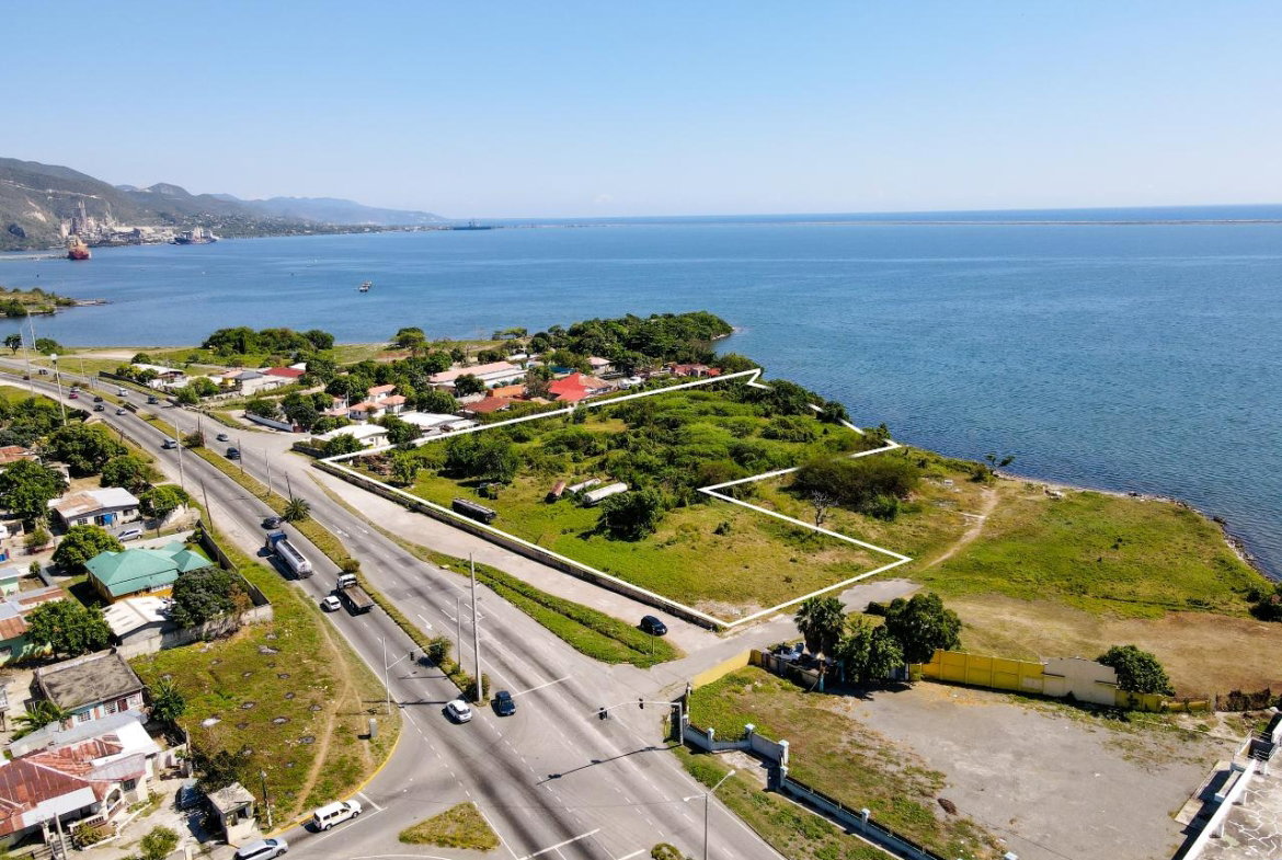 Tenth image of Bournemouth Gardens in Kingston 2, Kingston, Jamaica - property is For Sale